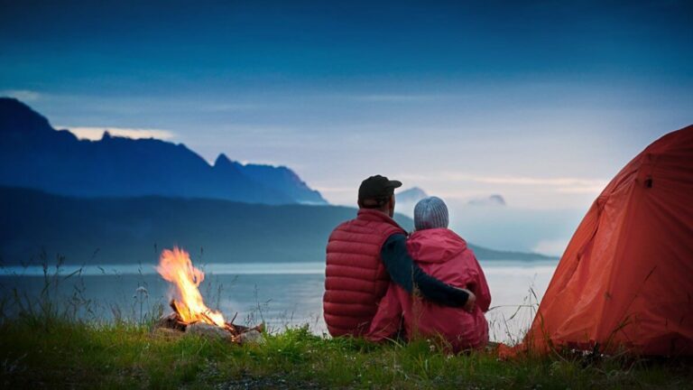 camping-ideas-couple